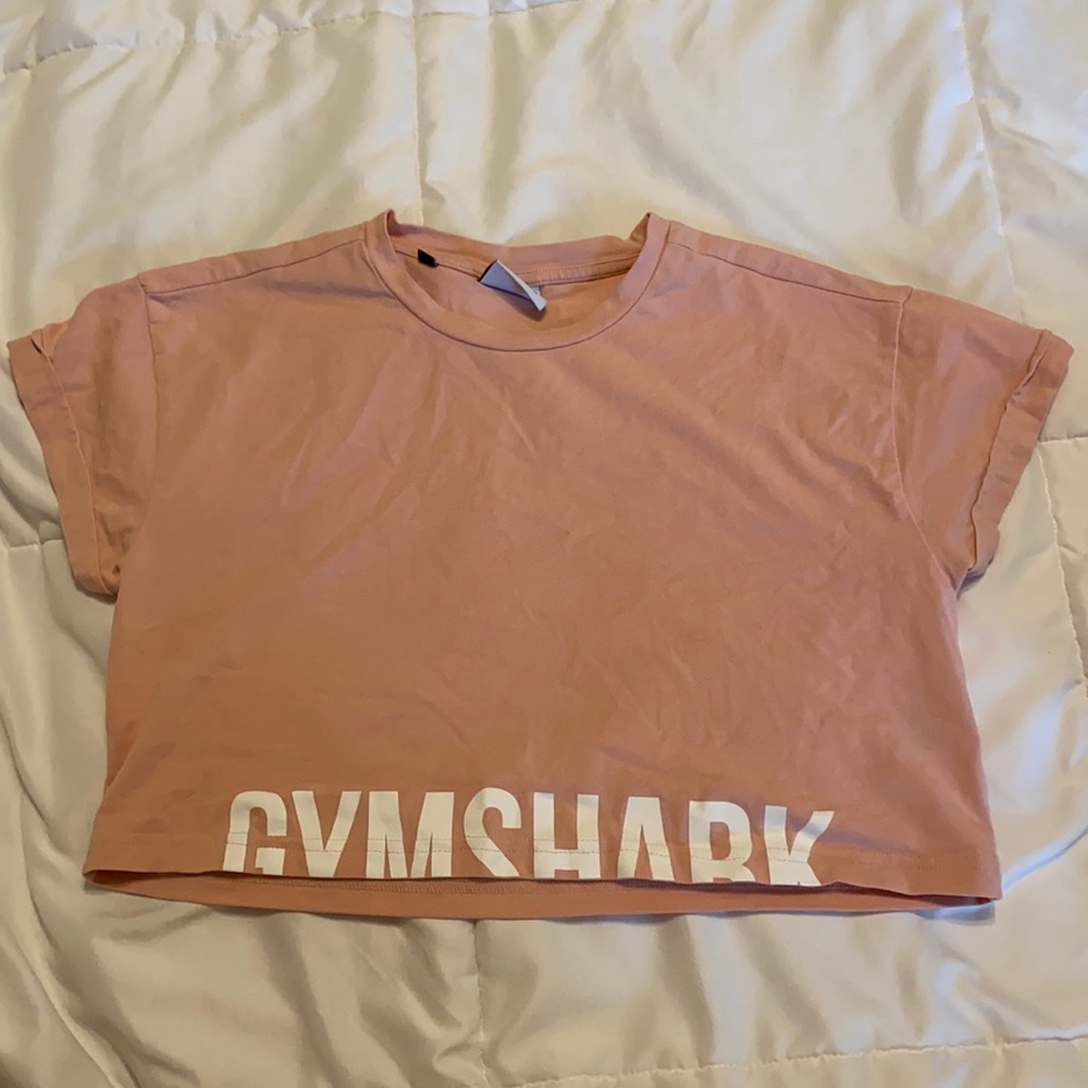 Gymshark x-small cropped t-shirt in pink